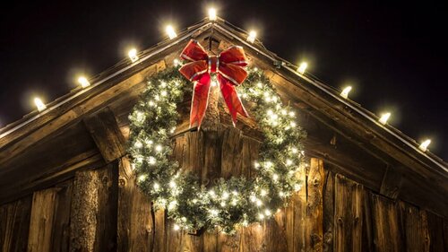 Holiday barn decoration